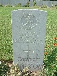 Sangro River War Cemetery - Turner, Gordon Ellis Fisher