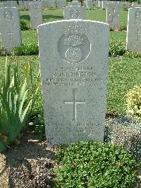 Sangro River War Cemetery - Turrington, Roland
