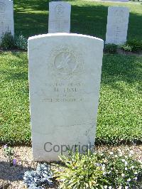 Sangro River War Cemetery - Tusi, M
