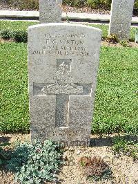 Sangro River War Cemetery - Vinton, Frederick George