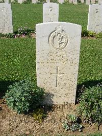 Sangro River War Cemetery - Watt, William