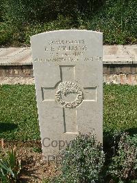 Sangro River War Cemetery - Williams, Frank Edward