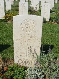 Sangro River War Cemetery - Wire, Ronald Edwin