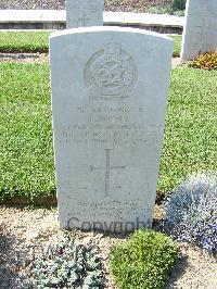 Sangro River War Cemetery - Wood, Leslie
