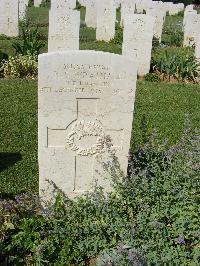 Sangro River War Cemetery - Wrathall, Russell Stanley