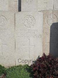 Noeux-Les-Mines Communal Cemetery - Aitken, R
