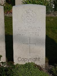 Noeux-Les-Mines Communal Cemetery - Amatt, Francis James