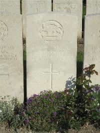 Noeux-Les-Mines Communal Cemetery - Barrs, George Harold