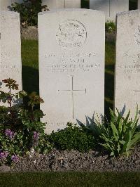 Noeux-Les-Mines Communal Cemetery - Baum, Wilford