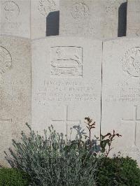 Noeux-Les-Mines Communal Cemetery - Bentley, Clifford