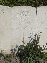 Noeux-Les-Mines Communal Cemetery - Cane, James Herbert