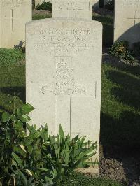 Noeux-Les-Mines Communal Cemetery - Casling, S T