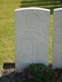 Noeux-Les-Mines Communal Cemetery - Chapman, F R
