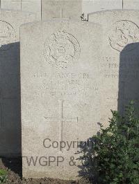 Noeux-Les-Mines Communal Cemetery - Clark, C E