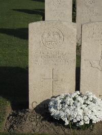Noeux-Les-Mines Communal Cemetery - Davies, Ivor Guest