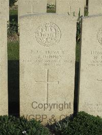 Noeux-Les-Mines Communal Cemetery - Denney, E R