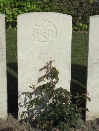 Noeux-Les-Mines Communal Cemetery - Dutton, W F