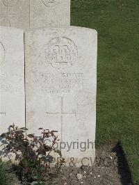Noeux-Les-Mines Communal Cemetery - Glascott, W R B