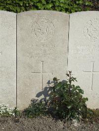 Noeux-Les-Mines Communal Cemetery - Gordon, Alec
