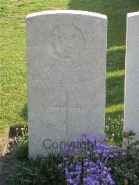 Noeux-Les-Mines Communal Cemetery - Green, Charles William