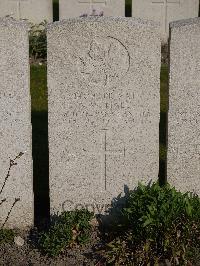 Noeux-Les-Mines Communal Cemetery - Hall, Arthur Wellington