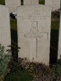 Noeux-Les-Mines Communal Cemetery - Harris, J A