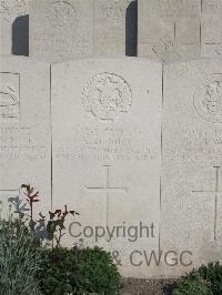 Noeux-Les-Mines Communal Cemetery - Hendry, Alexander