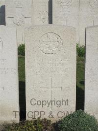 Noeux-Les-Mines Communal Cemetery - Hinder, A V