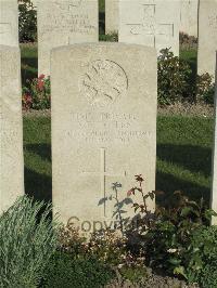Noeux-Les-Mines Communal Cemetery - Hoffen, A E