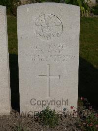 Noeux-Les-Mines Communal Cemetery - Hogg, Leslie Arthur