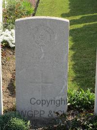 Noeux-Les-Mines Communal Cemetery - Horsman, Thomas Percy