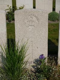 Noeux-Les-Mines Communal Cemetery - Hughes, Ernest Frank