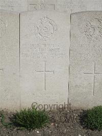 Noeux-Les-Mines Communal Cemetery - Hulance, Frederick Leslie
