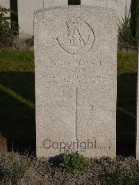 Noeux-Les-Mines Communal Cemetery - James, Sidney George