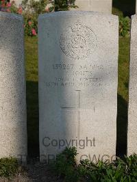 Noeux-Les-Mines Communal Cemetery - Jones, T