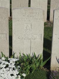 Noeux-Les-Mines Communal Cemetery - King, W