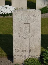 Noeux-Les-Mines Communal Cemetery - Lever, William