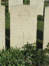 Noeux-Les-Mines Communal Cemetery - Lock, Reginald James Folland