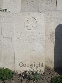 Noeux-Les-Mines Communal Cemetery - Looker, Melville