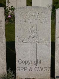 Noeux-Les-Mines Communal Cemetery - Maher, James
