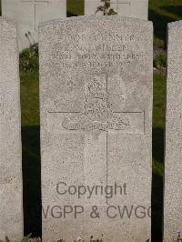 Noeux-Les-Mines Communal Cemetery - McGillen, Robert