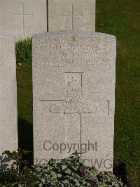 Noeux-Les-Mines Communal Cemetery - McKinnon, N