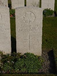 Noeux-Les-Mines Communal Cemetery - Middleton, W J