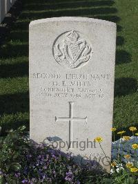 Noeux-Les-Mines Communal Cemetery - Miles, Henry Robert