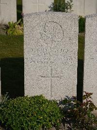 Noeux-Les-Mines Communal Cemetery - Moyer, Claude R.