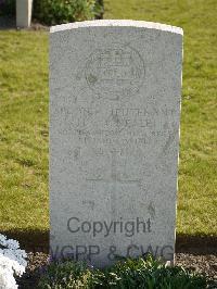 Noeux-Les-Mines Communal Cemetery - Neale, H C T