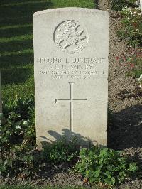 Noeux-Les-Mines Communal Cemetery - Newbury, S E