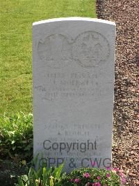 Noeux-Les-Mines Communal Cemetery - Rough, James