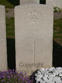 Noeux-Les-Mines Communal Cemetery - Scott, J