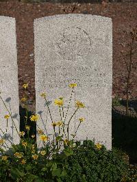 Noeux-Les-Mines Communal Cemetery - Seller, John Douglas